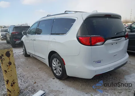 2019 Chrysler Pacifica Touring L z USA, uszkodzony, nr VIN 2C4RC1BG4KR625721